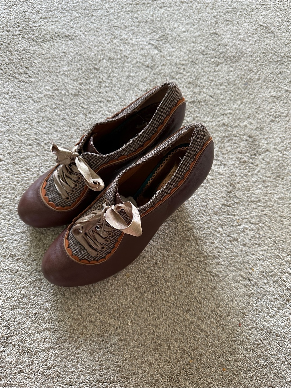 Poetic License Backlash Brown Leather & Houndstooth Ribbon Tie Heels size 8